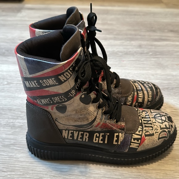 Worn once indoors, purchased in Italy but too small for me. Waterproof, vinyl. - Picture 3 of 6